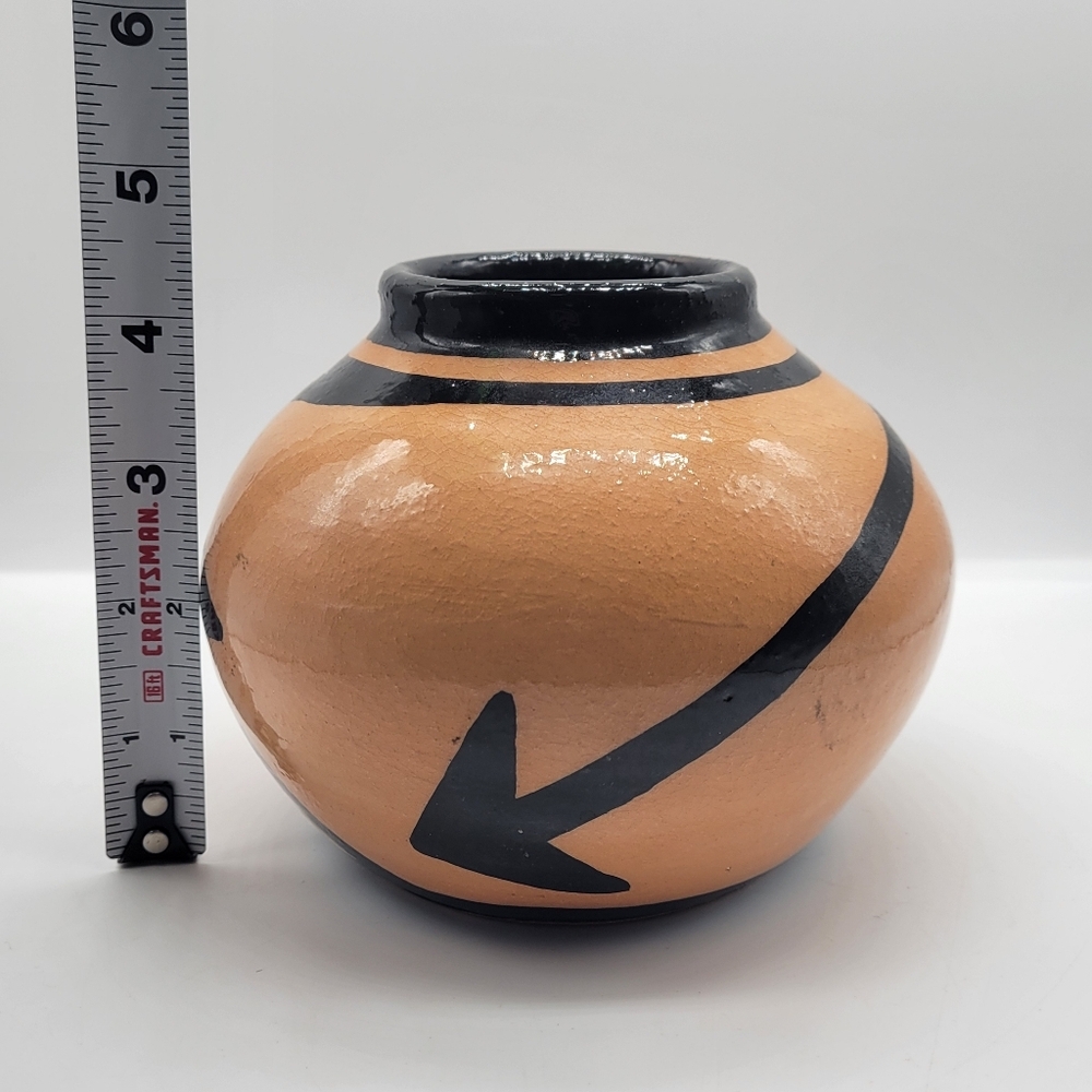 Signed Pottery Art Deco Vase Terracota Black Color Native American Small Ceramic - Picture 9 of 9